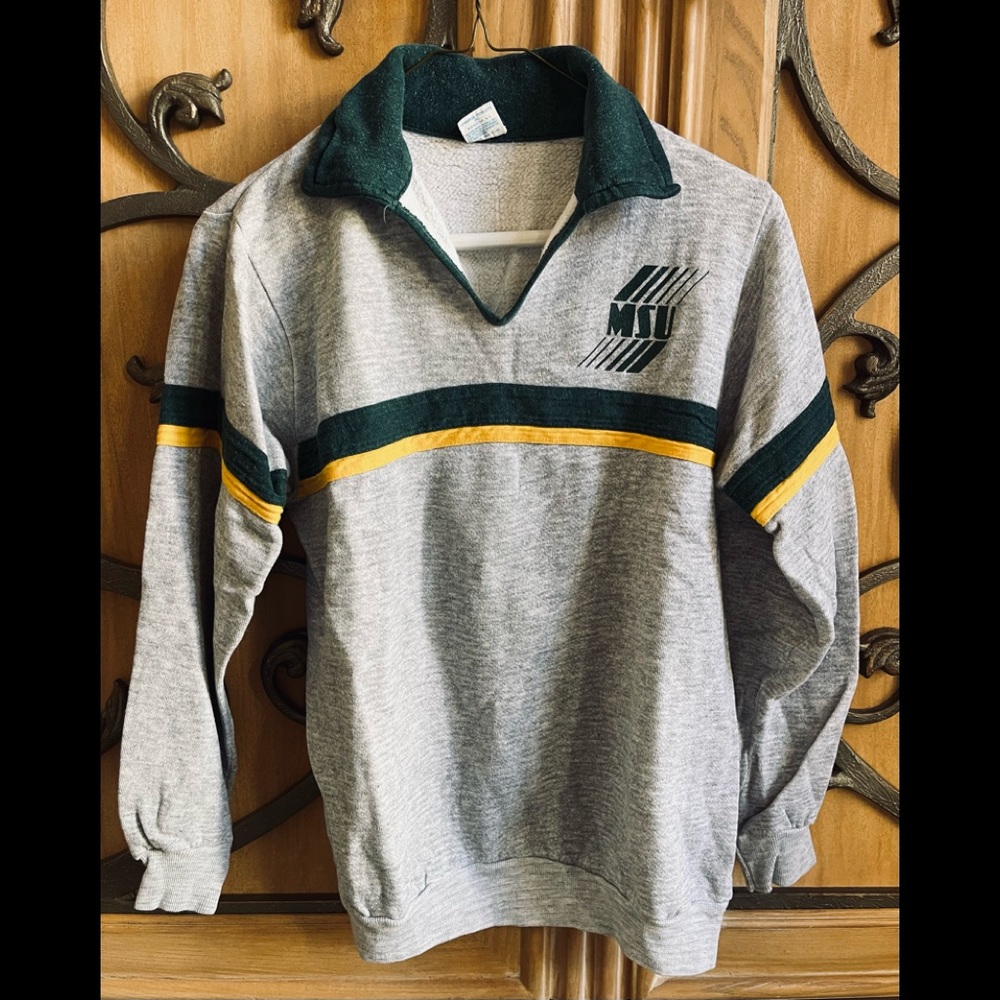 Vintage Michigan State University (MSU) women’s size M sweatshirt. Pre-used cond